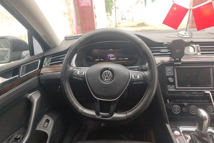 Used Volkswagen Magotan 2018 Facelift 330TSI DSG Luxury Model Steering Wheel