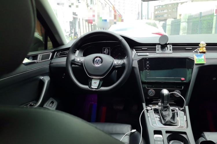 Used Volkswagen Magotan 2018 330TSI DSG Advanced Model Steering Wheel
