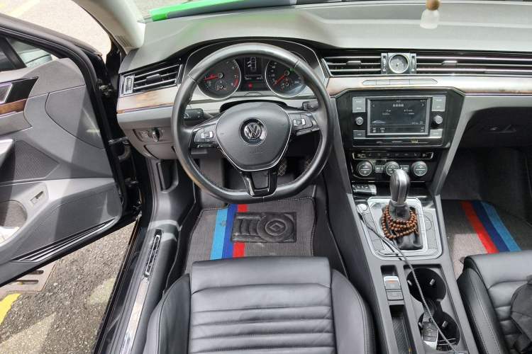Used Volkswagen Magotan 2018 330TSI DSG Luxury Model Steering Wheel
