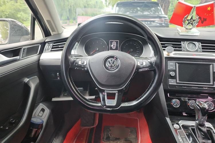 Used Volkswagen Magotan 2018 330TSI DSG Advanced Model Steering Wheel
