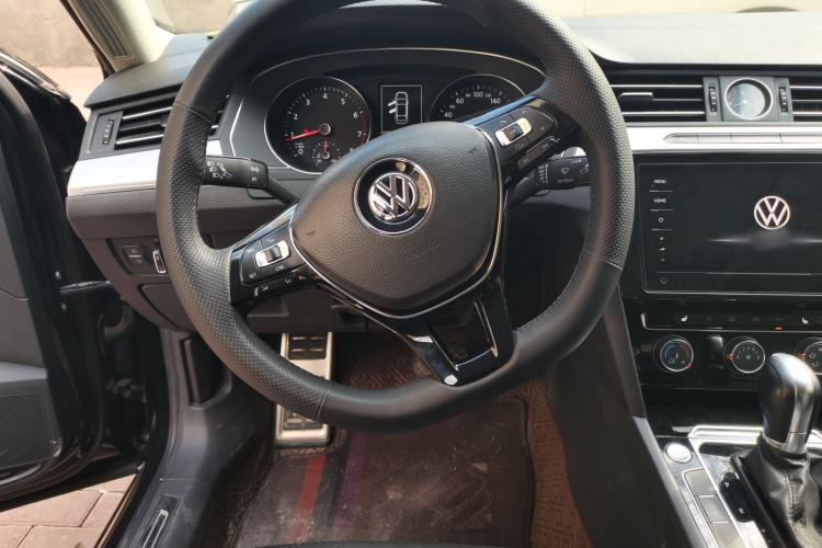 Used Volkswagen Magotan 2018 280TSI DSG Comfort Model Steering Wheel