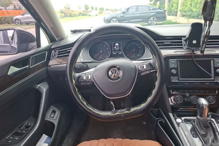 Used Volkswagen Magotan 2018 330TSI DSG Luxury Model Steering Wheel