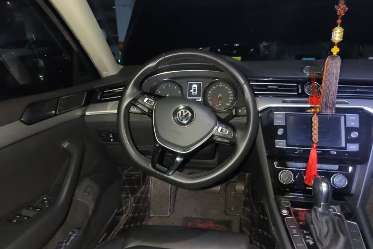 Used Volkswagen Magotan 2018 280TSI DSG Leading Model Steering Wheel