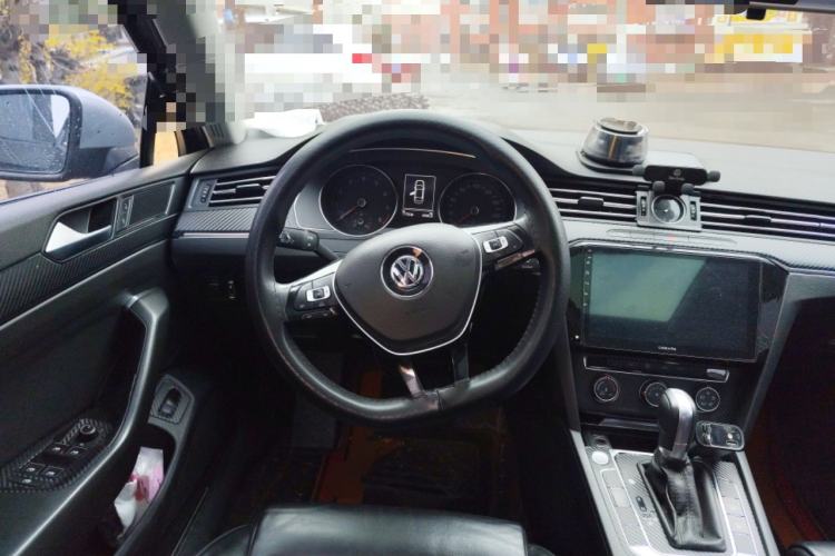 Used Volkswagen Magotan 2018 280TSI DSG Comfort Model Steering Wheel