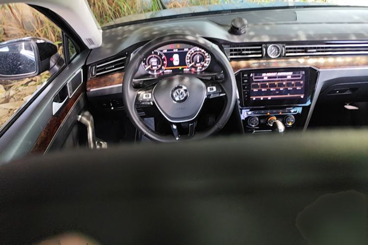 Used Volkswagen Magotan 2018 330TSI DSG Luxury Model Steering Wheel