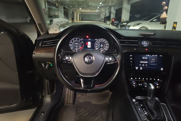 Used Volkswagen Magotan 2018 Facelift 330TSI DSG Luxury Model Steering Wheel