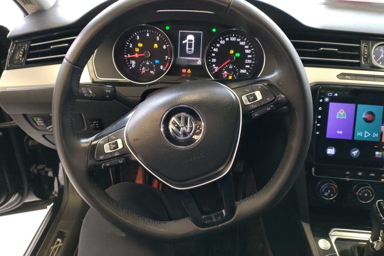 Used Volkswagen Magotan 2018 330TSI DSG Advanced Model Steering Wheel