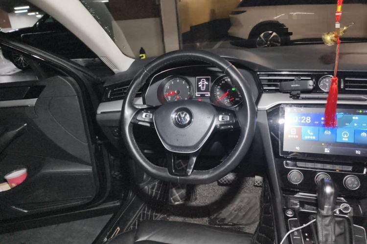 Used Volkswagen Magotan 2018 330TSI DSG Advanced Model Steering Wheel