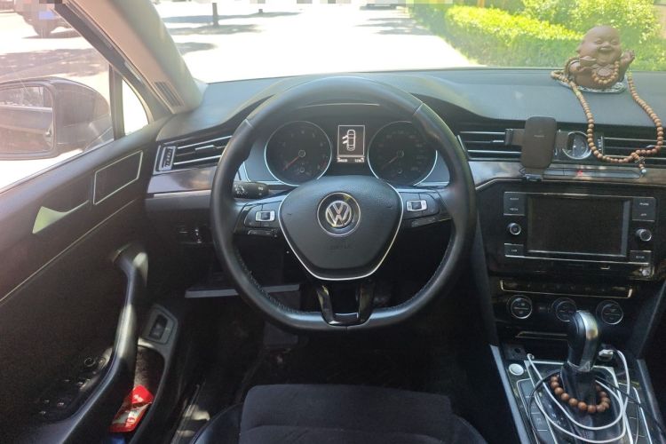Used Volkswagen Magotan 2018 380TSI DSG Luxury Model Steering Wheel