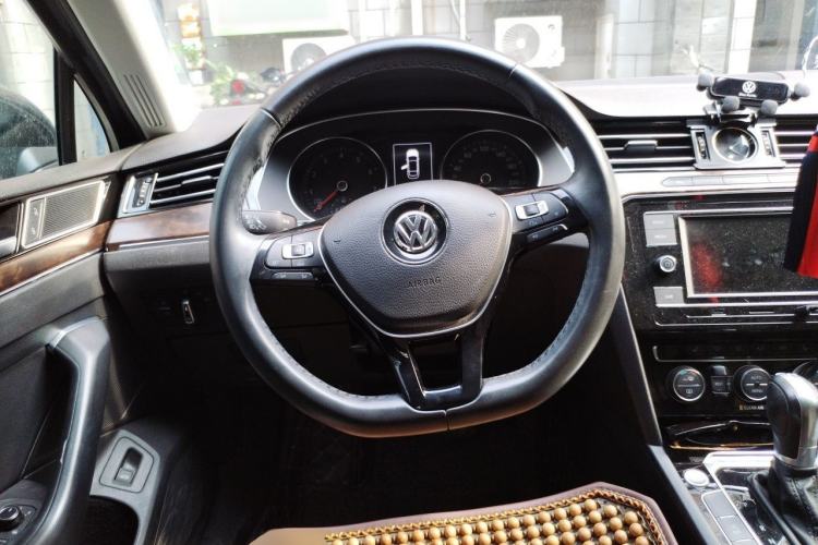 Used Volkswagen Magotan 2018 330TSI DSG Luxury Model Steering Wheel