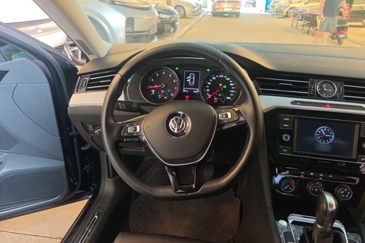 Used Volkswagen Magotan 2018 330TSI DSG Advanced Model Steering Wheel