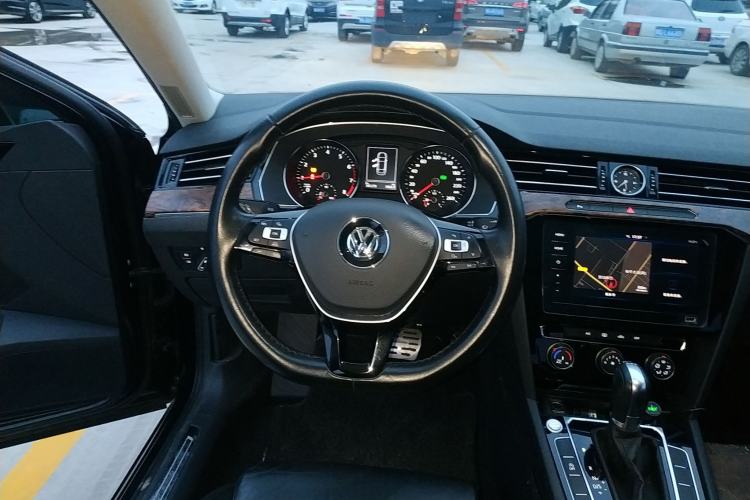 Used Volkswagen Magotan 2018 330TSI DSG Advanced Model Steering Wheel