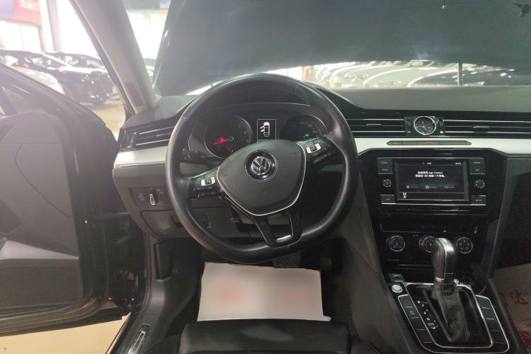 Used Volkswagen Magotan 2018 330TSI DSG Advanced Model Steering Wheel