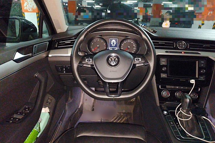 Used Volkswagen Magotan 2018 330TSI DSG Advanced Model Steering Wheel