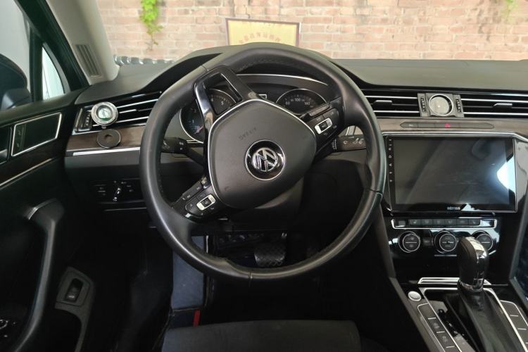 Used Volkswagen Magotan 2018 330TSI DSG Luxury Model Steering Wheel