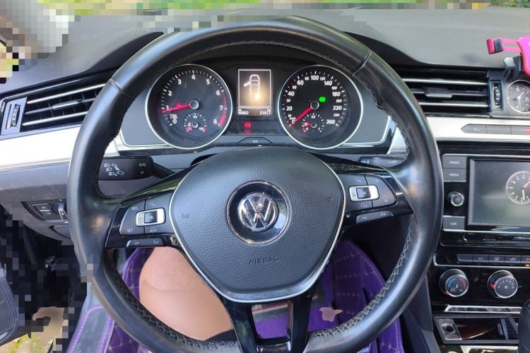 Used Volkswagen Magotan 2018 330TSI DSG Advanced Model Steering Wheel
