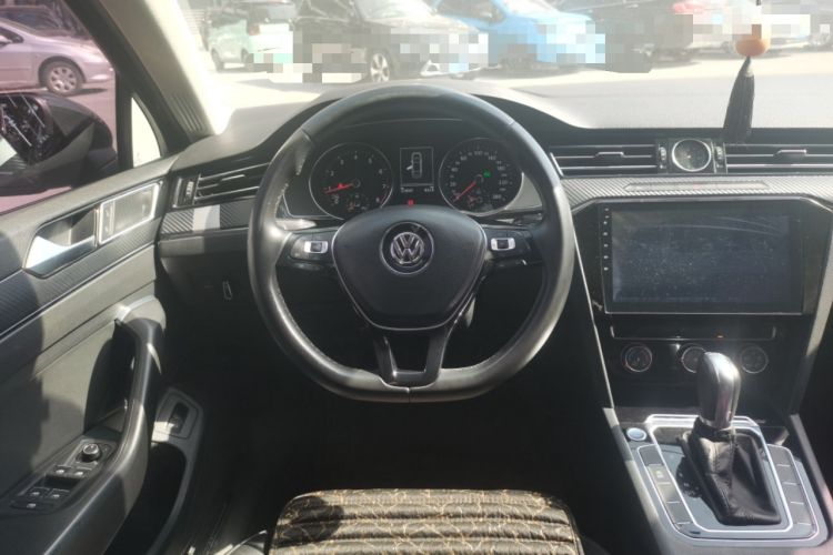 Used Volkswagen Magotan 2018 330TSI DSG Advanced Model Steering Wheel