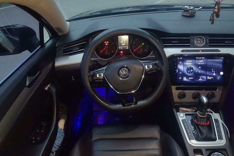 Used Volkswagen Magotan 2018 280TSI DSG Comfort Model Steering Wheel