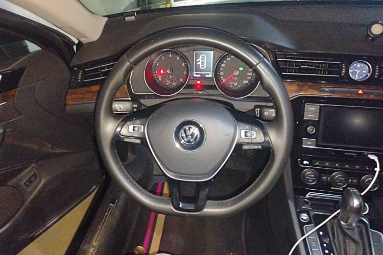 Used Volkswagen Magotan 2018 380TSI DSG Luxury Model Steering Wheel