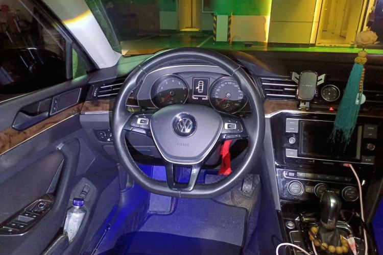 Used Volkswagen Magotan 2018 330TSI DSG Luxury Model Steering Wheel
