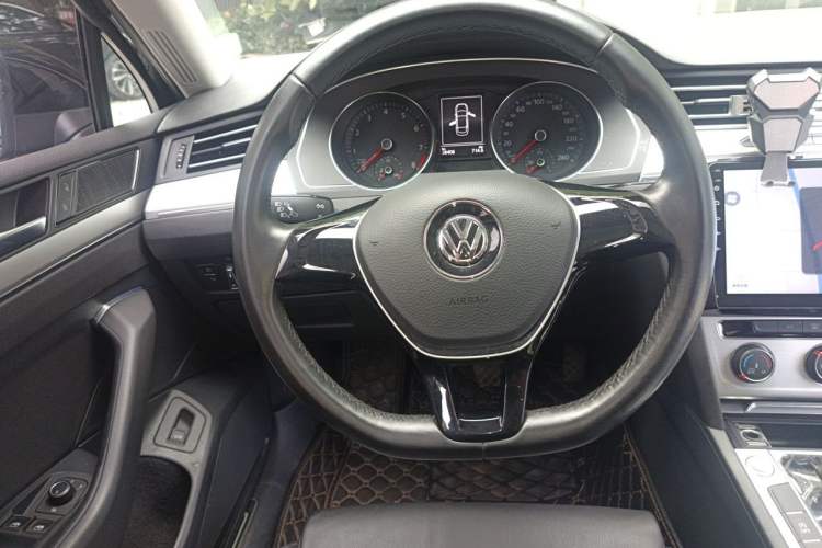 Used Volkswagen Magotan 2018 280TSI DSG Enjoyment Model Steering Wheel