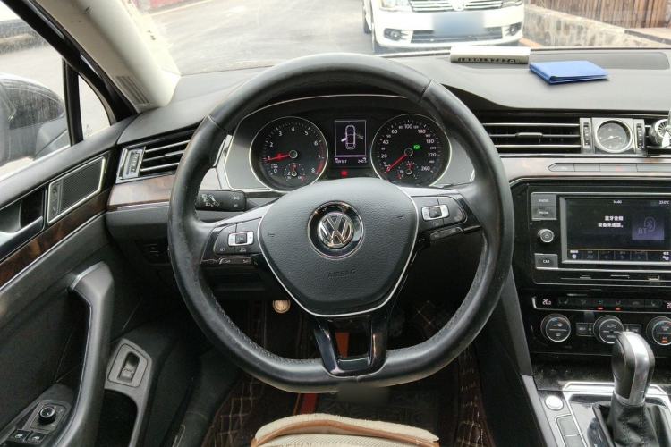 Used Volkswagen Magotan 2018 380TSI DSG Luxury Model Steering Wheel