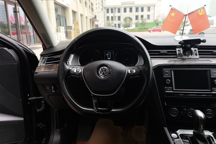 Used Volkswagen Magotan 2018 330TSI DSG Luxury Model Steering Wheel