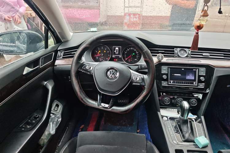Used Volkswagen Magotan 2018 330TSI DSG Luxury Model Steering Wheel