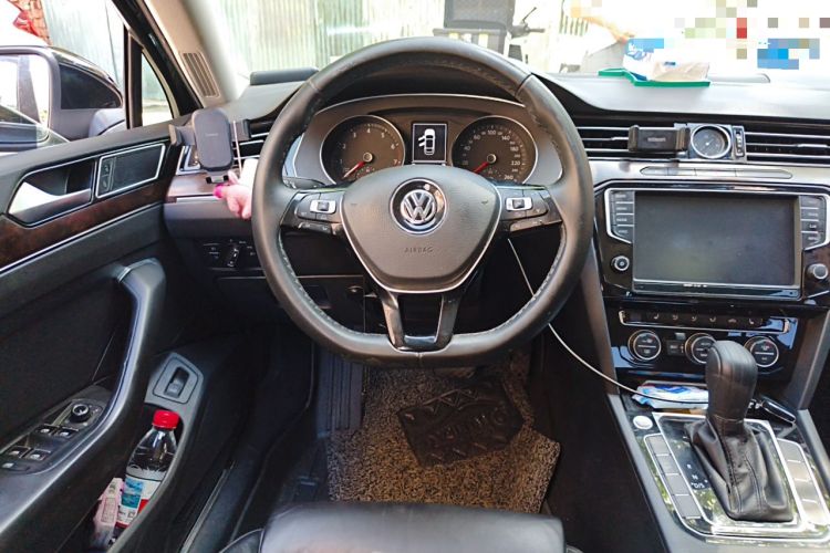 Used Volkswagen Magotan 2018 330TSI DSG Luxury Model Steering Wheel
