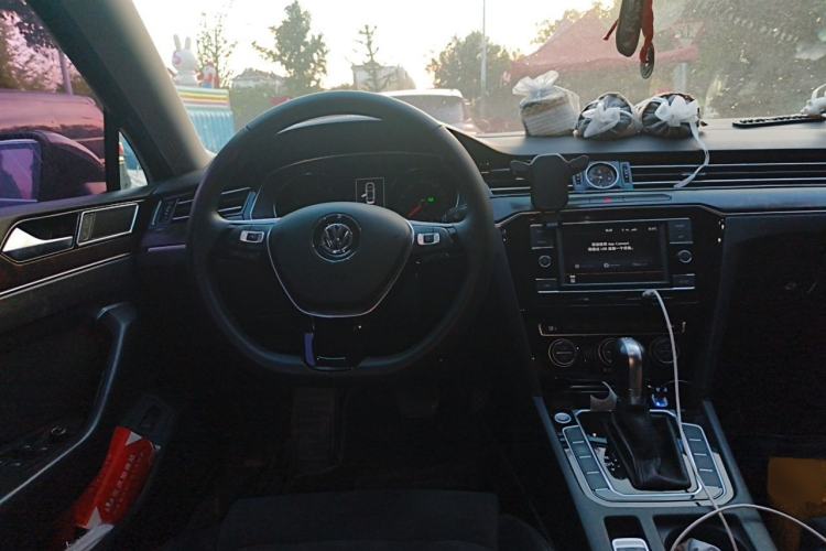 Used Volkswagen Magotan 2018 330TSI DSG Luxury Model Steering Wheel