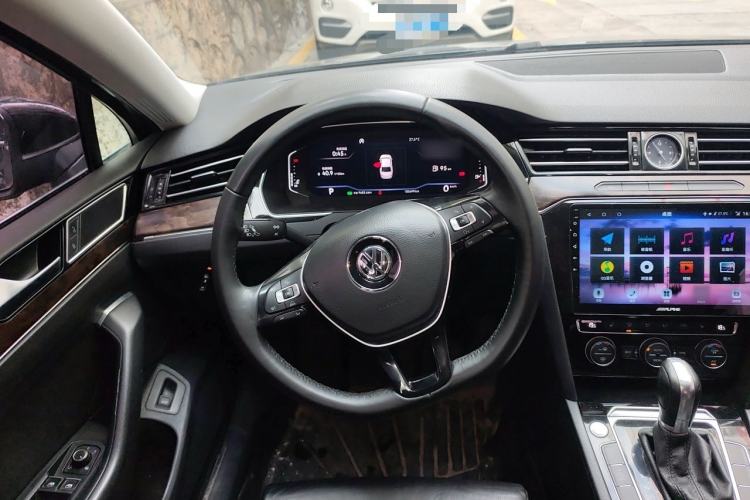 Used Volkswagen Magotan 2018 Facelift 380TSI DSG Luxury Version Steering Wheel