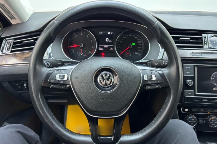Used Volkswagen Magotan 2018 Facelift 330TSI DSG Luxury Model Steering Wheel