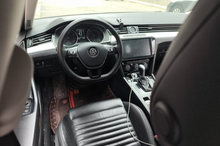 Used Volkswagen Magotan 2018 330TSI DSG Advanced Model Steering Wheel