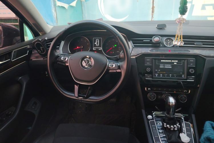 Used Volkswagen Magotan 2018 330TSI DSG Luxury Model Steering Wheel