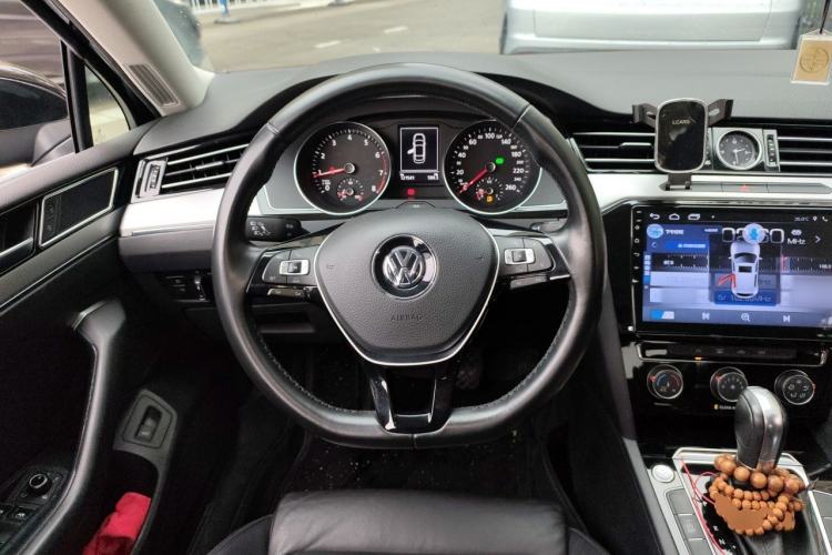 Used Volkswagen Magotan 2018 330TSI DSG Advanced Model Steering Wheel