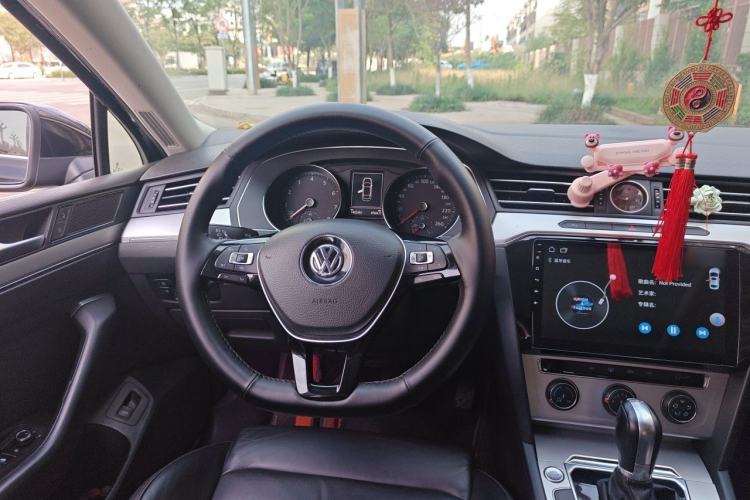 Used Volkswagen Magotan 2018 280TSI DSG Enjoyment Model Steering Wheel