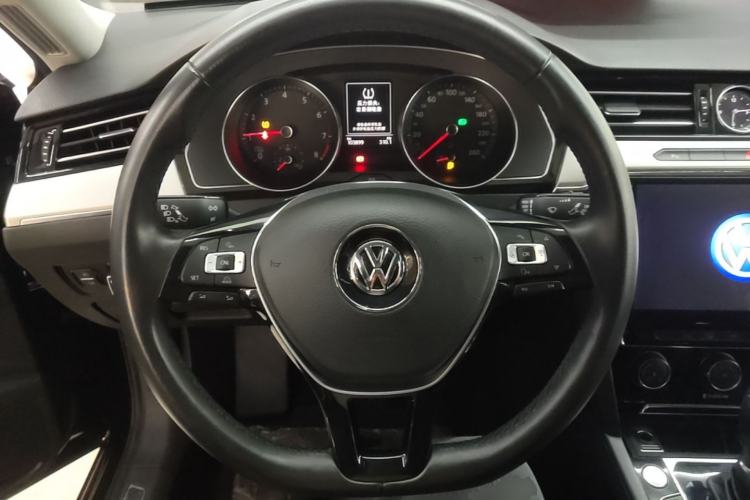 Used Volkswagen Magotan 2018 330TSI DSG Advanced Model Steering Wheel