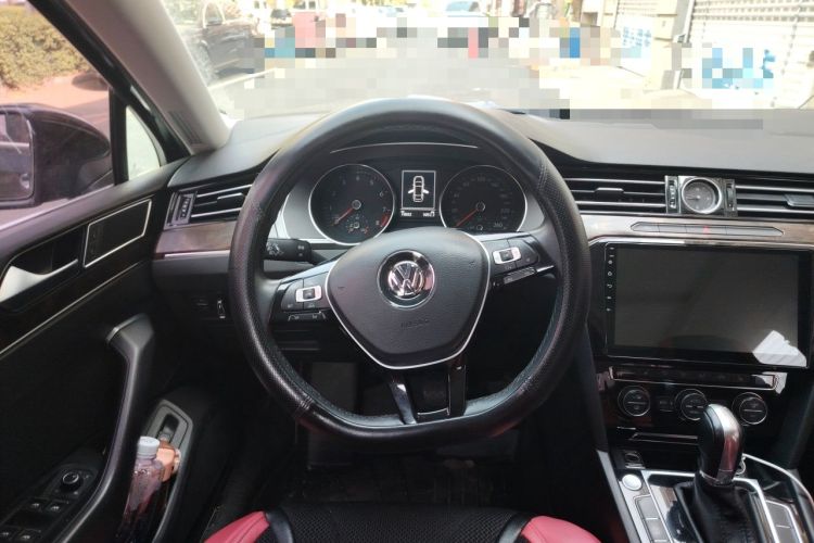 Used Volkswagen Magotan 2018 330TSI DSG Luxury Model Steering Wheel