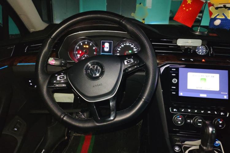 Used Volkswagen Magotan 2018 330TSI DSG Luxury Model Steering Wheel