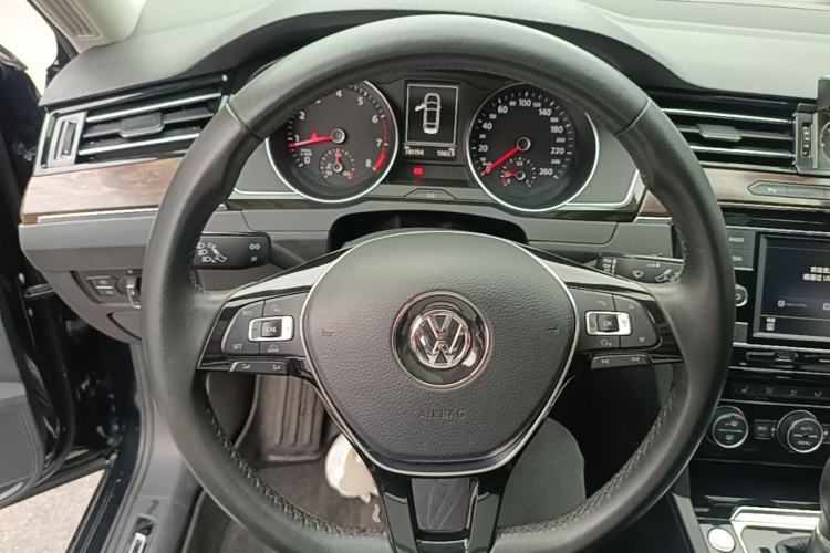 Used Volkswagen Magotan 2018 330TSI DSG Luxury Model Steering Wheel