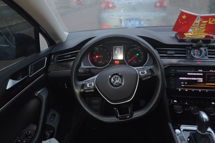 Used Volkswagen Magotan 2018 330TSI DSG Luxury Model Steering Wheel