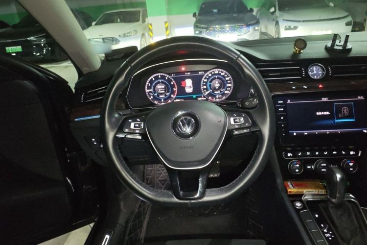 Used Volkswagen Magotan 2018 330TSI DSG Luxury Model Steering Wheel