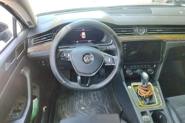Used Volkswagen Magotan 2018 380TSI DSG Prestige Model Steering Wheel