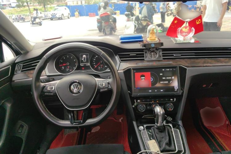 Used Volkswagen Magotan 2018 330TSI DSG Luxury Model Steering Wheel