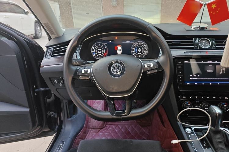 Used Volkswagen Magotan 2018 Facelift 330TSI DSG Luxury Model Steering Wheel