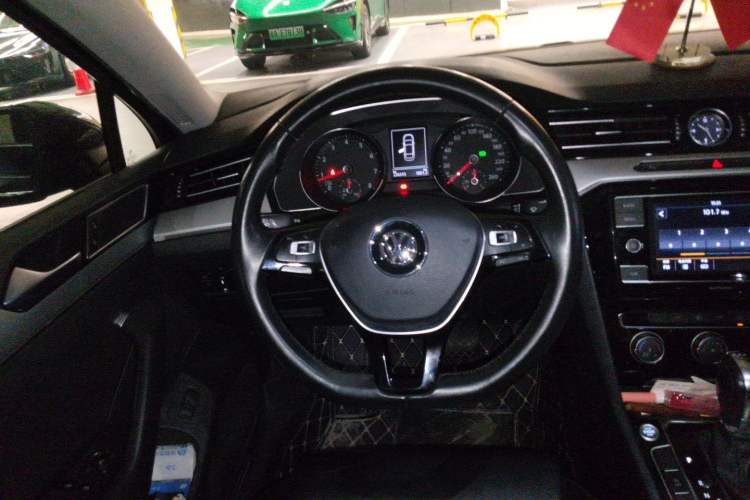 Used Volkswagen Magotan 2018 Facelift 330TSI DSG Luxury Model Steering Wheel