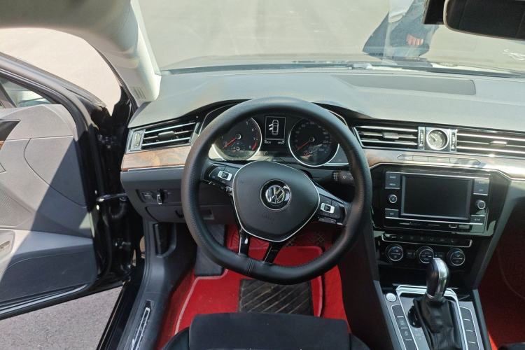 Used Volkswagen Magotan 2018 330TSI DSG Luxury Model Steering Wheel