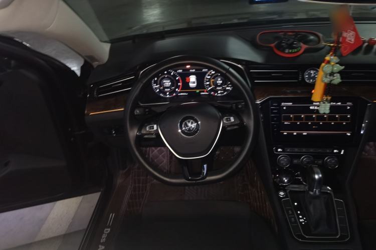 Used Volkswagen Magotan 2018 330TSI DSG Luxury Model Steering Wheel