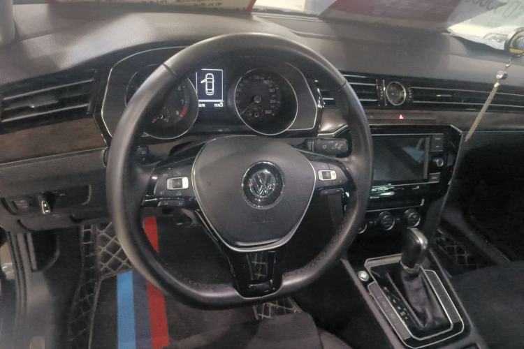 Used Volkswagen Magotan 2018 380TSI DSG Luxury Model Steering Wheel