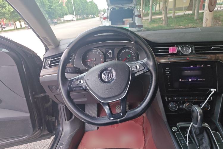 Used Volkswagen Magotan 2018 Facelift 330TSI DSG Luxury Model Steering Wheel